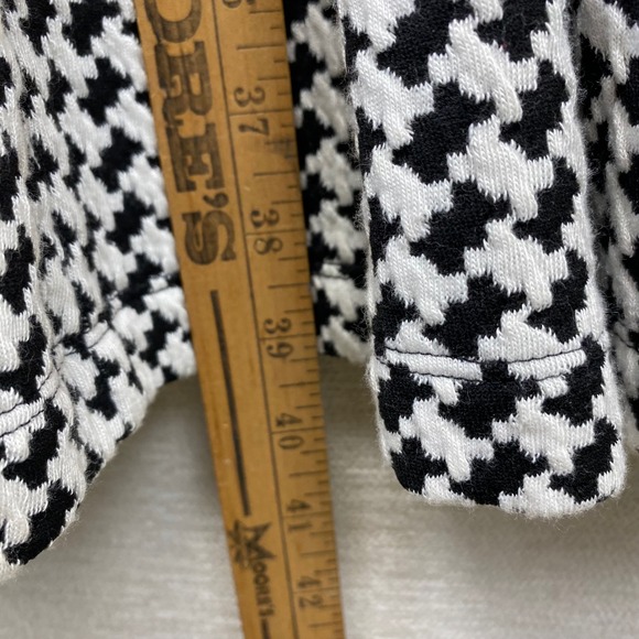 Taylor Women's Black White Houndstooth Fit Flare Dress Size 10 Cap Sleeve V Neck - Picture 7 of 11